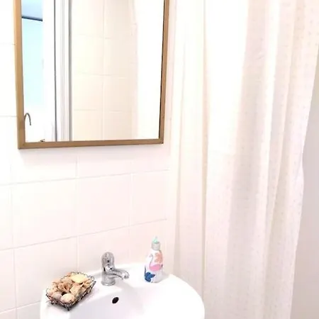 Quiet Apartment *
